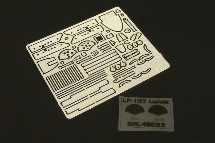 1:48 LF-107 Lunak glider (Modela kit) 48027