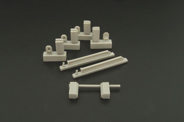 1:48 US Navy wheel chocks (modern)