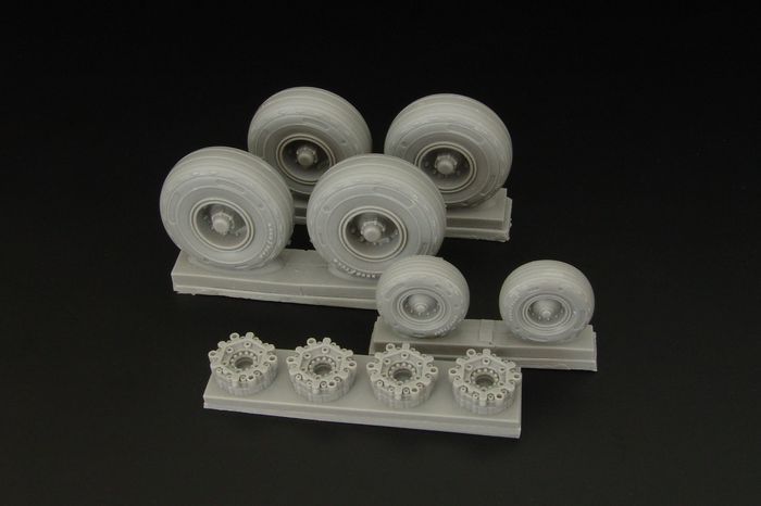 1:48 C-130 Wheels