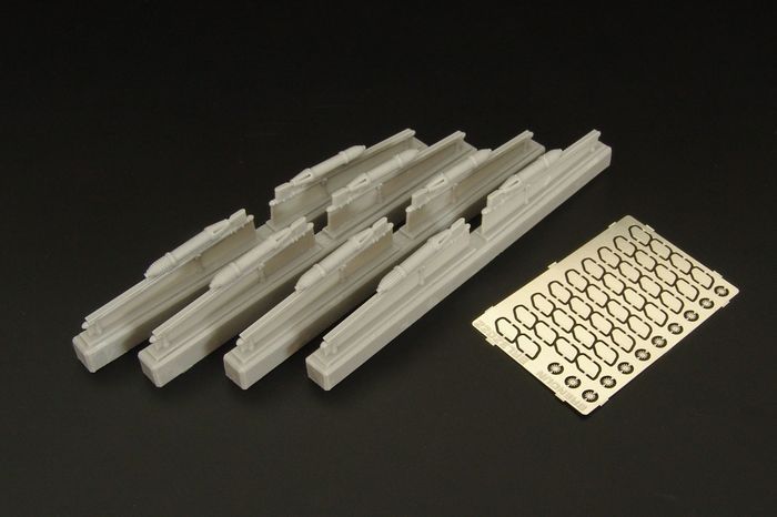 1:32 Soviet rockets RS82