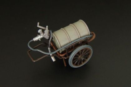 1:32 Japanese refueling cart