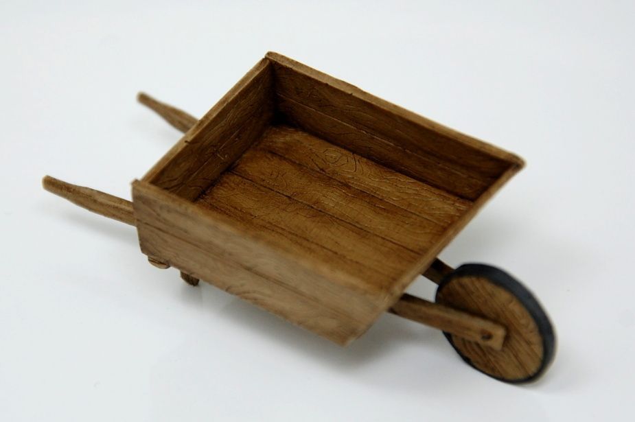 1:35 Wooden farmers cart