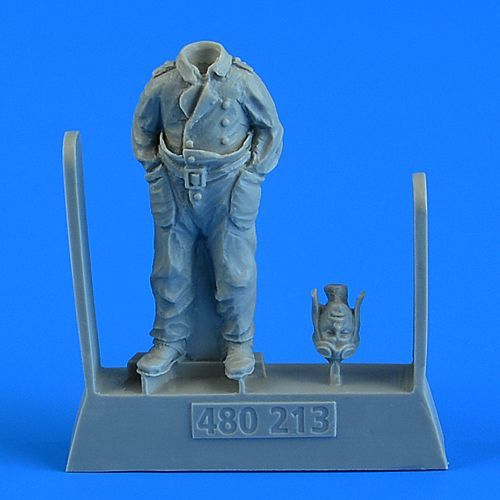1:48 German WWI Pilot