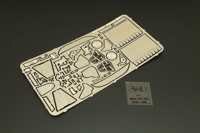 1:72 MiG-19S (Bilek kit)