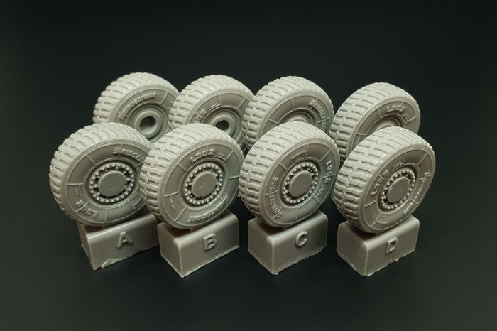 1:35 JGSDF Type 16 Wheels (Tamiya kit)