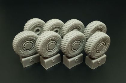 1:35 JGSDF Type 16 Wheels (Tamiya kit)