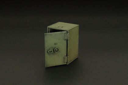 1:48 US Field Safe