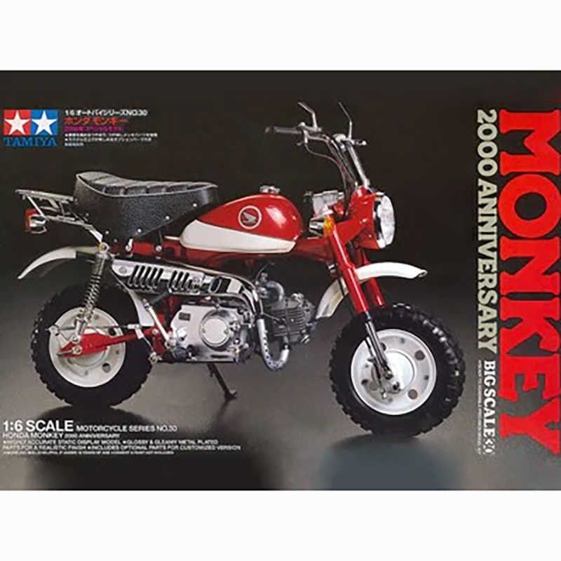1:6 Honda Monkey 2000 Anniversary