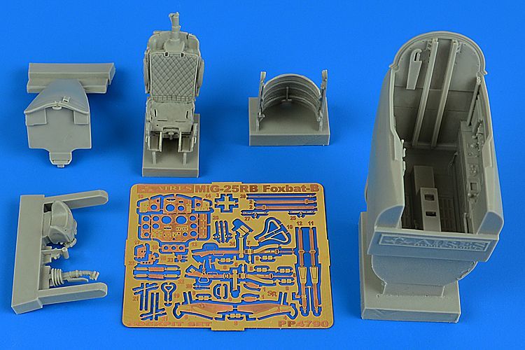 1:48 MiG-25RB Foxbat-B cockpit set