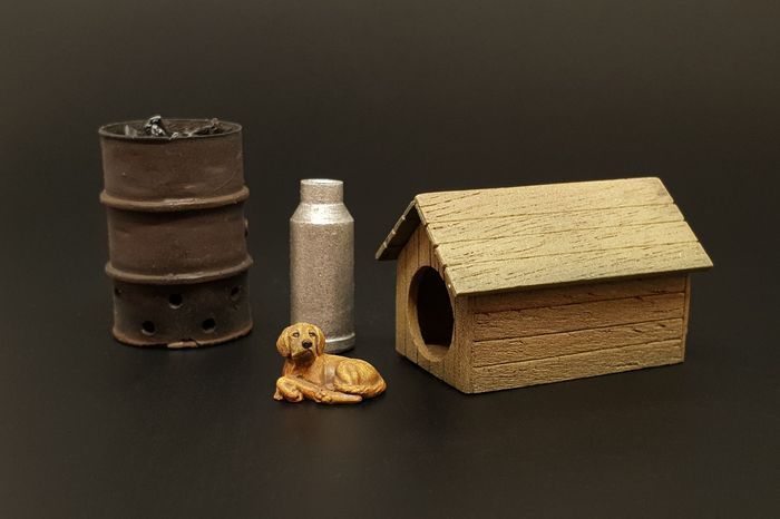 1:35 Dog house with dog