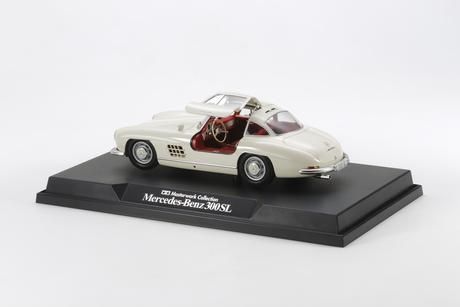 1:24 Mercedes Benz 300 Sl White Finisched