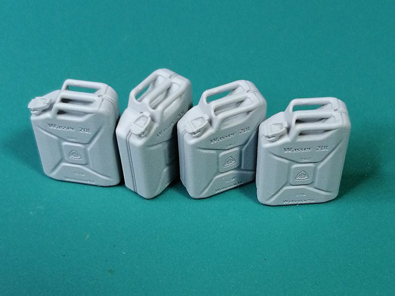 1:35 WW II German Jerrycans for Water