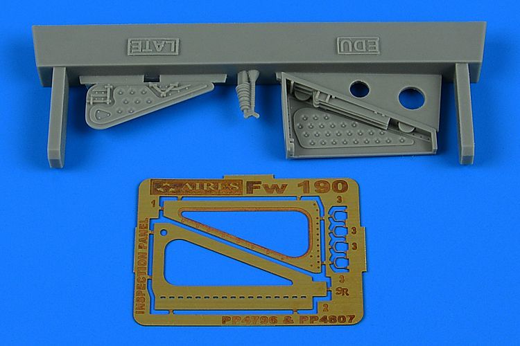 1:48 Fw 190 inspection panel - late