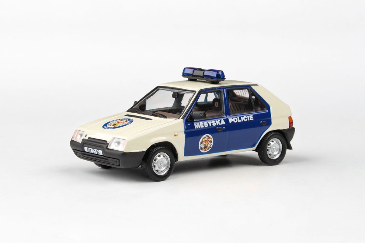 1:43 Škoda Favorit 136L (1988) - Městská Policie Praha