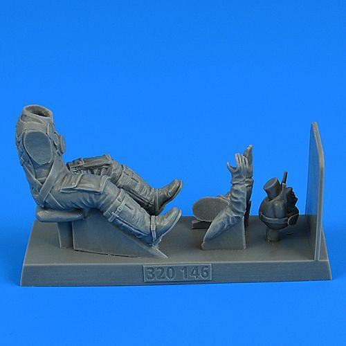 1:32 German Luftwaffe WWII Pilot with parachute for Bf 109K