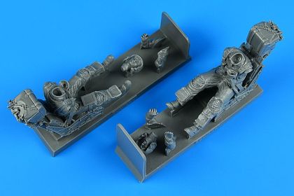 1:32 US Navy and Marines Pilot and Operator with ej. seat for F/A-18D Hornet