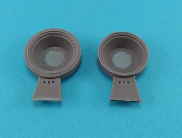 1:35 SPARE STEEL WHEELS WITH MUD SHIELD FOR M26/46/47/48A1 FIRST SERIES, CONTAINS TWO WHEELS