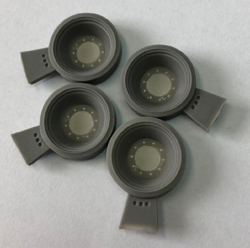 1:35 SPARE STEEL WHEELS WITH MUD SHIELD FOR M26/46/47/48A1 FIRST SERIES