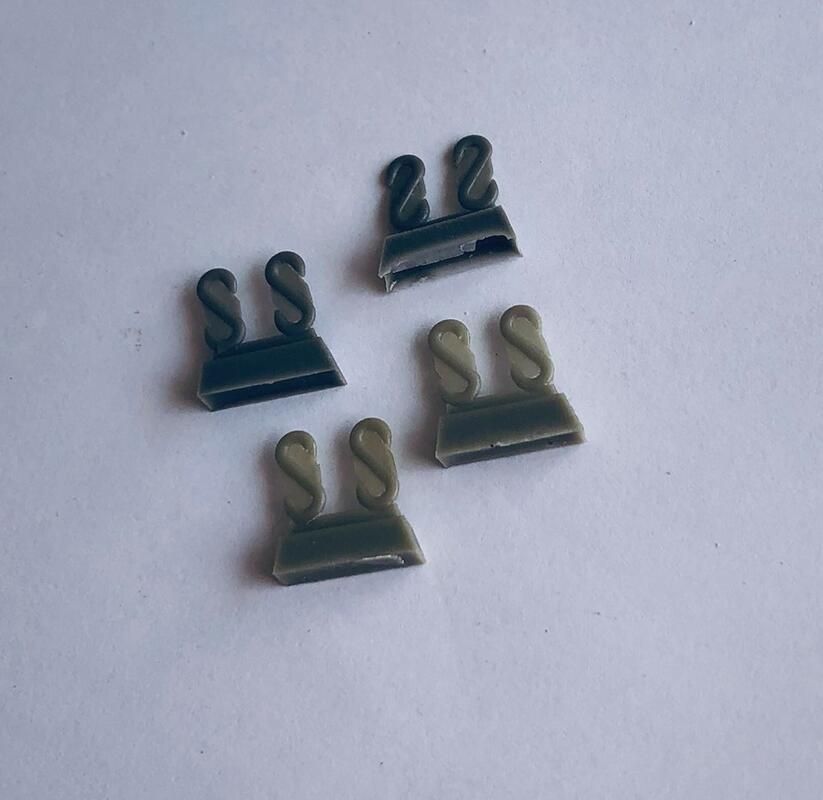1:35 S - TOWING CLEVIS FOR PZ. III FAMILY AND PZ. IV EARLY TYPE, 8 PCS.