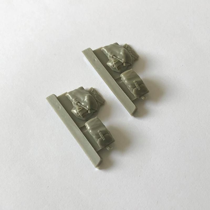 1:35 GERMAN GRENADE BAGS, 2 VARIANTS OPEN-CLOSED, 4 PCS.