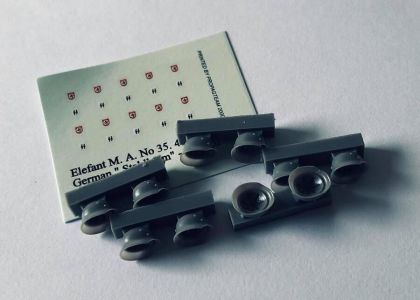 1:35 GERMAN STEEL HELMETS - WAFFEN SS, 10 HELMETS AND DECALS