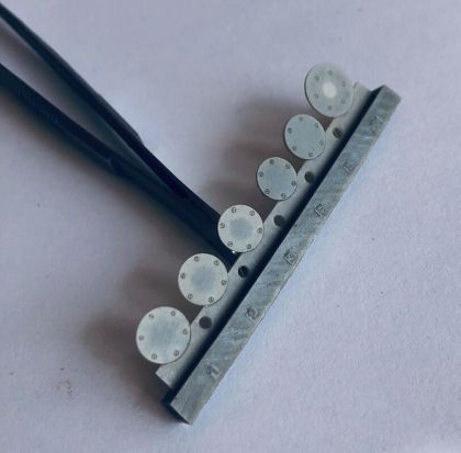 1:35 VENTILATOR COVERS WITH SCREW HEADS, SET 1