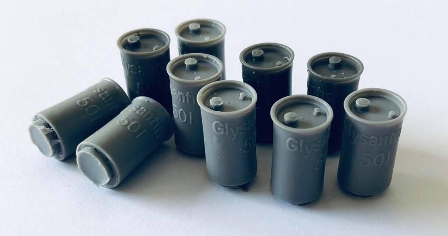 1:35 GERMAN 50L BARREL FOR BRAKE FLUID, 10 PCS.