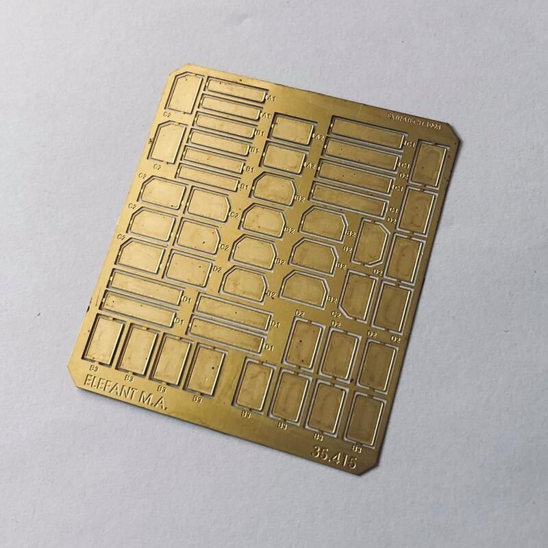 1:35 GERMAN LICENSE PLATES