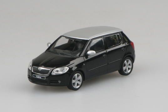 1:43 Škoda Fabia II (2006) - Černá Magic Metalíza