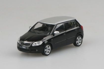 1:43 Škoda Fabia II (2006) - Černá Magic Metalíza