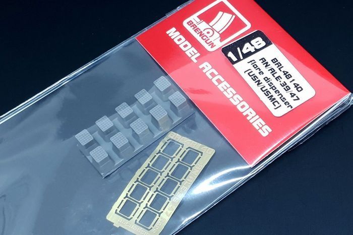 1:48 AN/ALE-39/47 flare dispenser (USN/USMC)