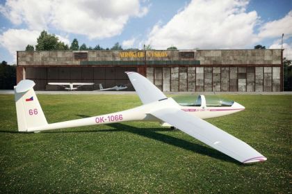 1:48 DG-1000S Glider AKVY