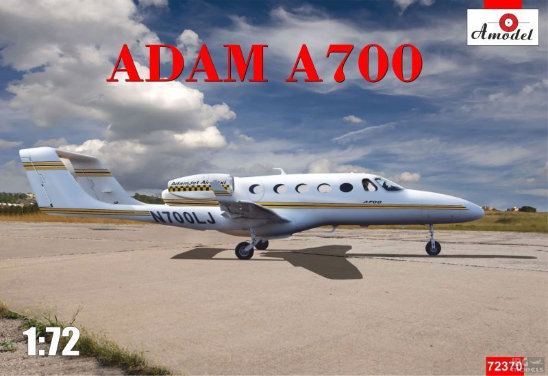 1:72 Adam A700