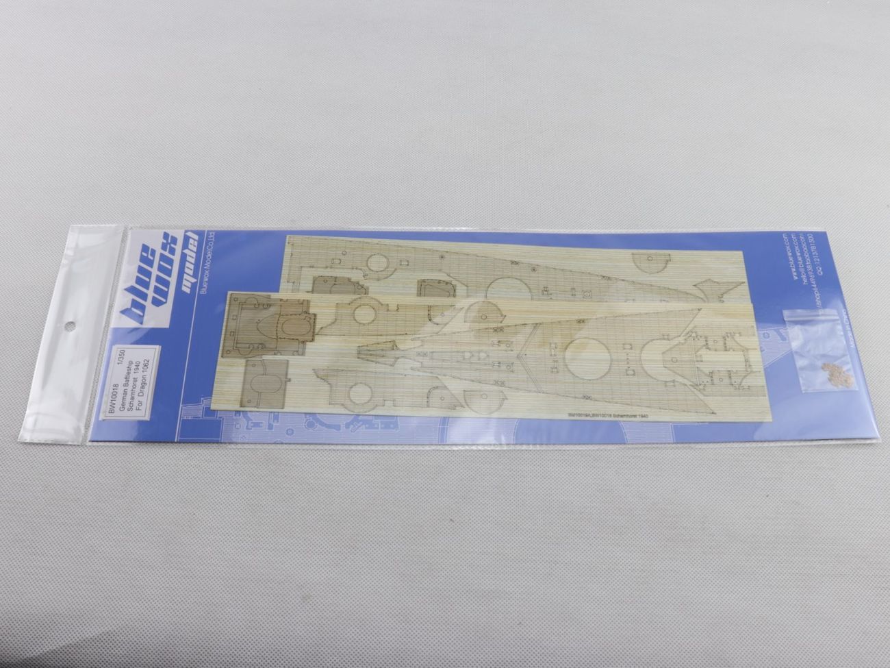 1:350 German Battleship Scharnhorst 1940 Wooden Deck (for Dragon kit 1062)