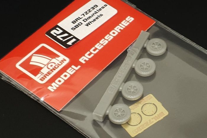 1:72 SBD Dauntless Wheels