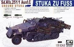 1:35 Sd.Kfz.251/1 Ausf.C Stuka Zu Fuss