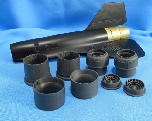 1:48 SR-71 Blackbird. Jet nozzles