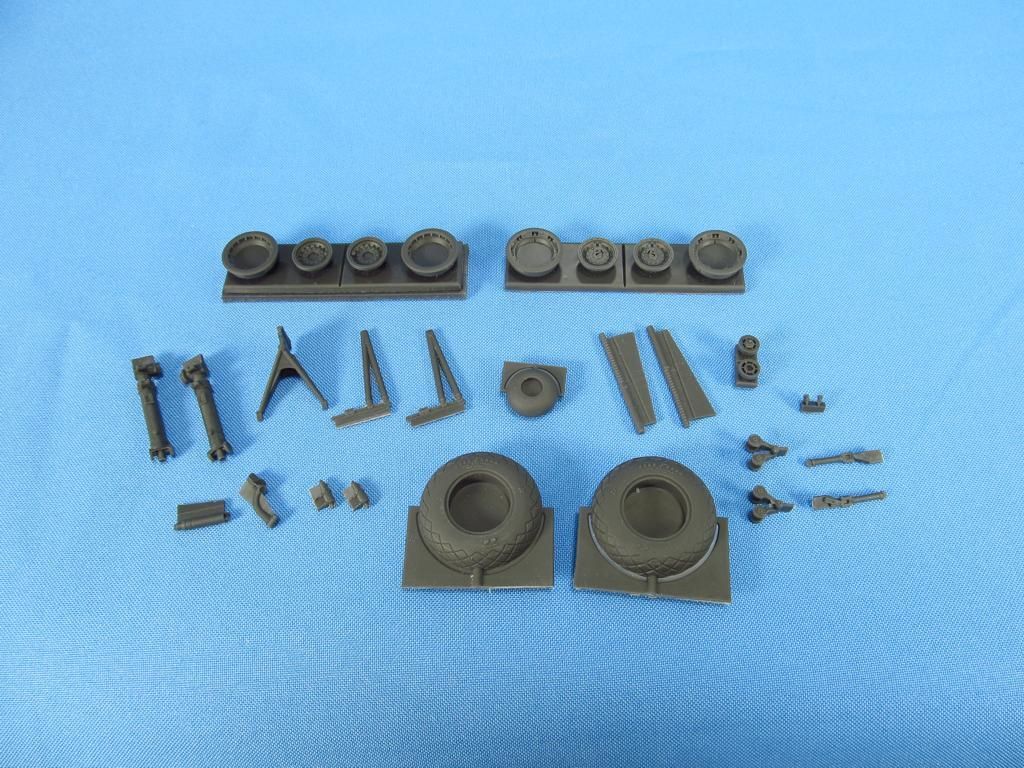 1:48 B-17. Wheels uncovered