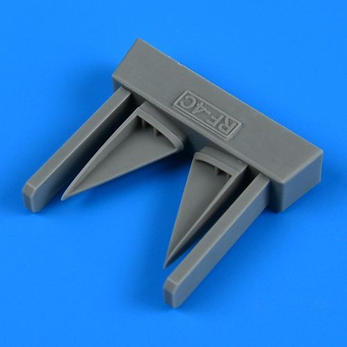 1:32 RF-4C Phantom II vercital tail air inlet