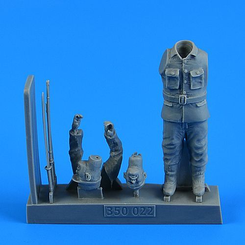 1:35 Japanese WWII suicide officer for the Japanese Suicide Craft Kaiten II