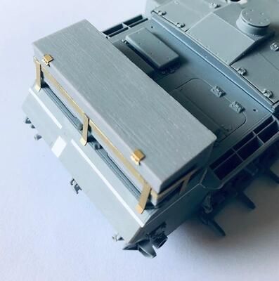 1:35 WOODEN BOX FOR STUG. III F FROM LSSAH, WITH WOOD TEXTURE AND PE BRACKET