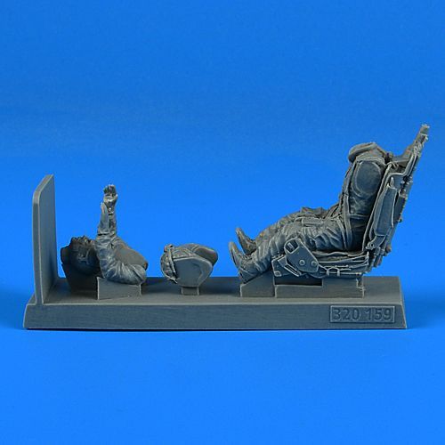 1:32 Soviet Pilot with ej. seat for MiG-21