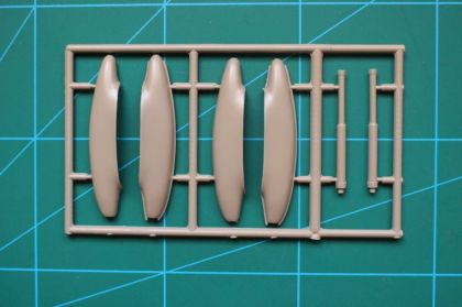 1:32 40 MM MACHINE CANNON VICKERS TYPE 