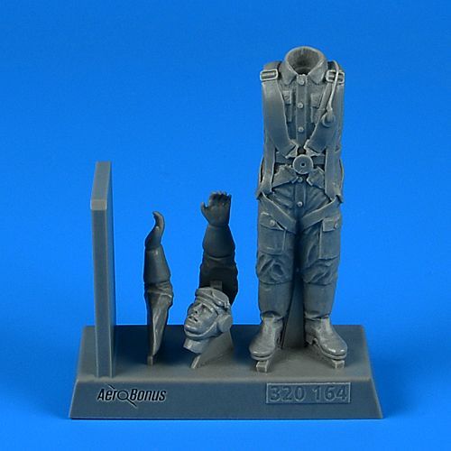 1:32 French Air Force WWII Pilot