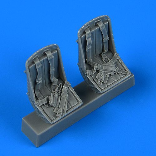 1:48 Z-126 Trenér seats with seatbelts