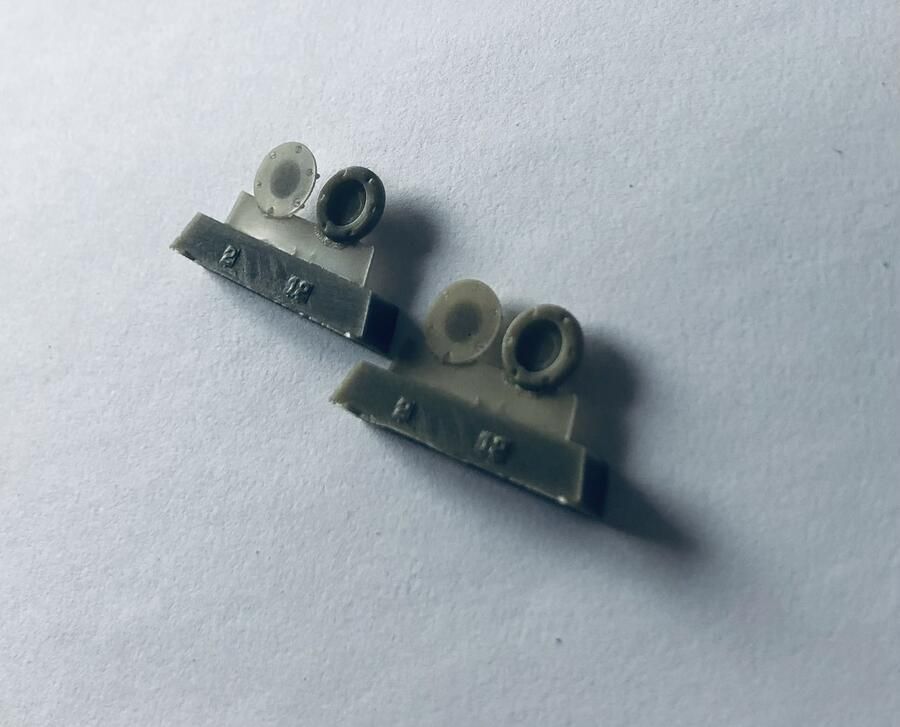 1:35 VENTILATOR COVERS WITH SCREW HEADS FOR PZ. III G-N, PZ. IV A-G, FOR 2 VEHICLES