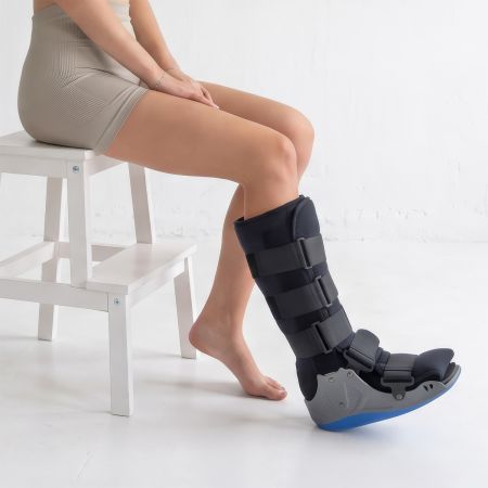 Thuasne Ligastep FIX Walker - pooperační hlezenní ortéza