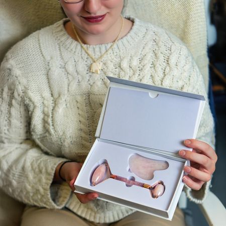 beUnik Masážní sada Face roller a Gua sha