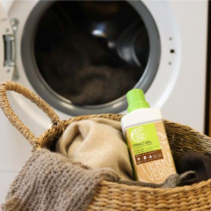 Prací gel z mýdlových ořechů na vlnu a funkční textil z merino vlny 1 l