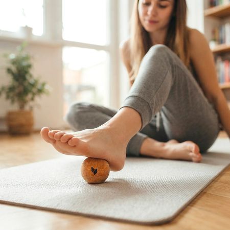 yellowSPORT Cork Ball – korkový masážní míček 8 cm